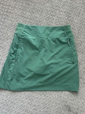 Athleta Brooklyn Women's Skort in Green 16” size 4